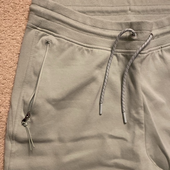 Old Navy joggers - Picture 3 of 4